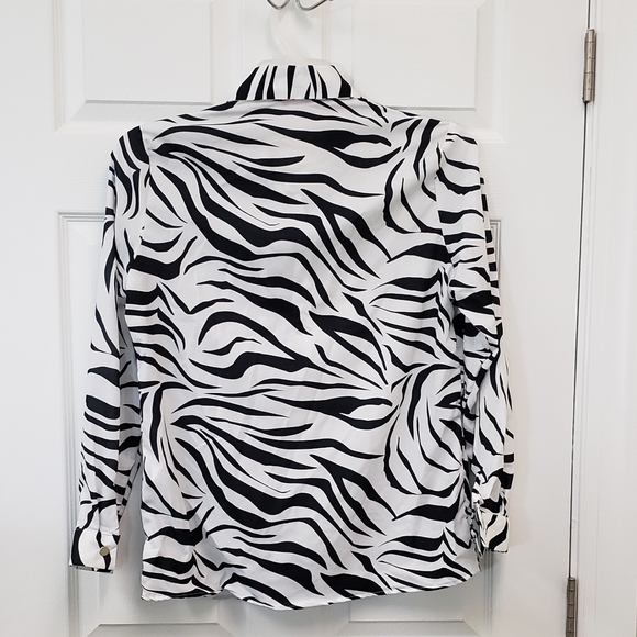 Polo Bonetta, NWT, white black zebra print long sleeve button down blouse, L/XL - Picture 10 of 11
